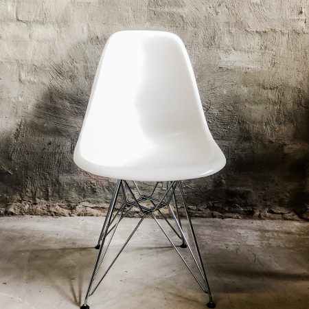 Eames Eiffel Chair in White